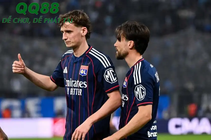 Lyon cần có 3 điểm để níu kéo cơ hội dự cúp C1 mùa sau. Lyon cần có 3 điểm để níu kéo cơ hội dự cúp C1 mùa sau.